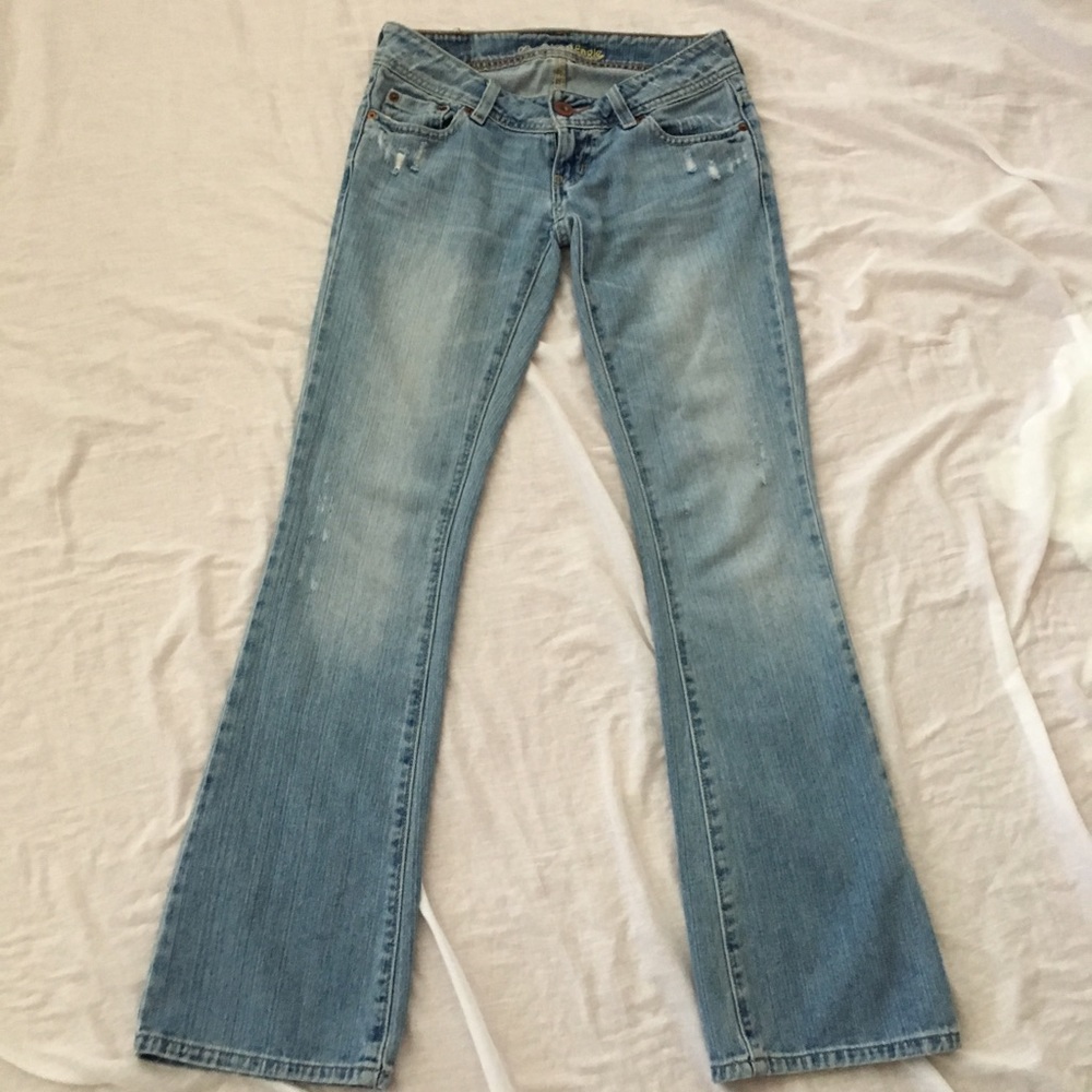 American Eagle Outfitter Distressed Denim Jeans