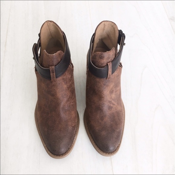 🥾Vegan Leather Booties🥾 - Picture 2 of 4