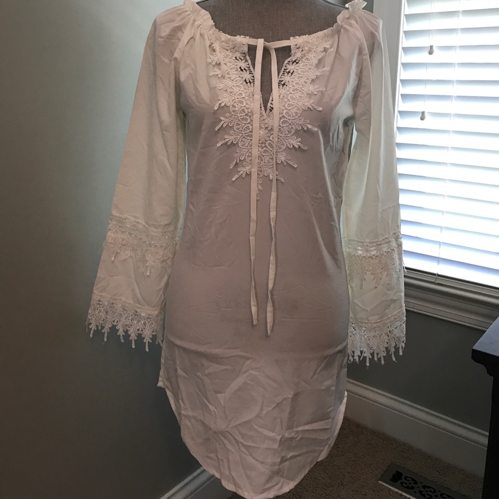 XS white rayon fabric with lace tunic/coverup