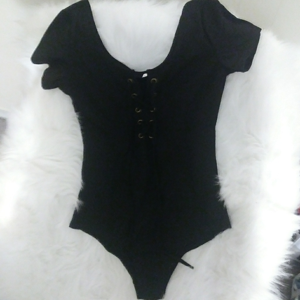 FINAL PRICE!!!! LACE FRONT BODYSUIT FOR THE FALL! - Picture 2 of 5