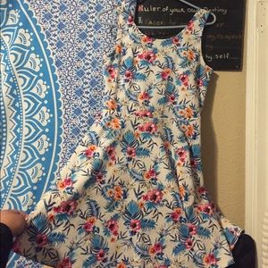 H&M size 12 in US Hawaiian flower theme