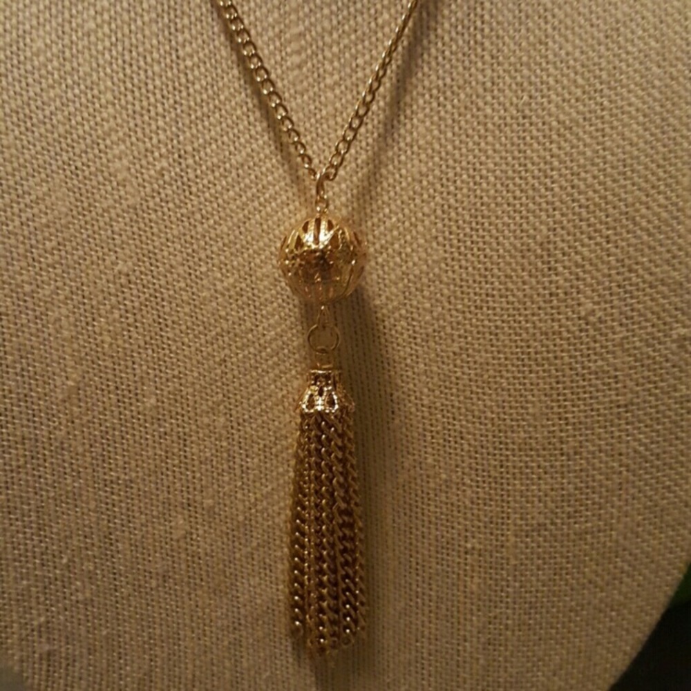 Stunning Vintage Gold-Tone Tassel Necklace
