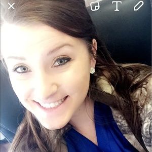 Meet your Posher, Olivia