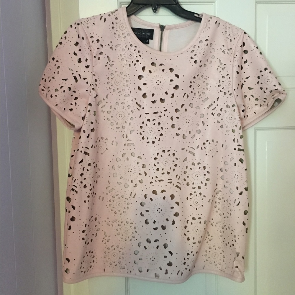 Light pink laser cutout top