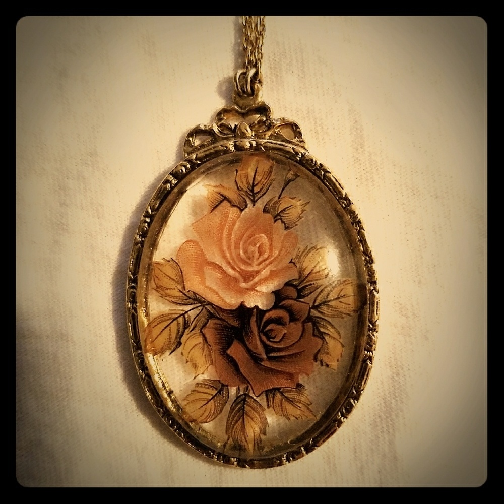Antique pendant necklace