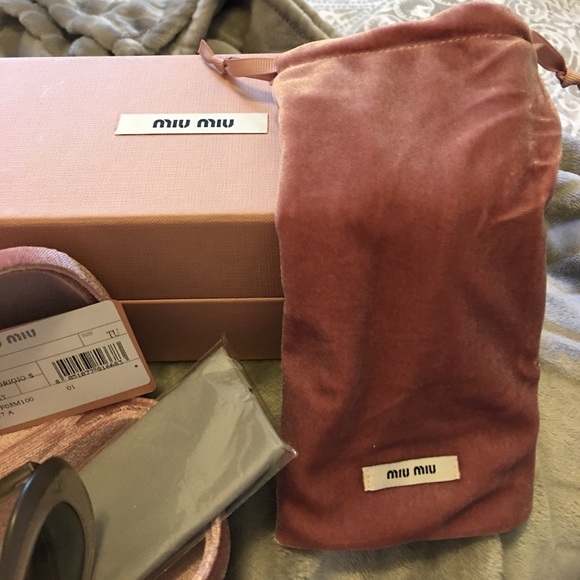 Authentic MIU MIU SUNGLASSES - Picture 3 of 8