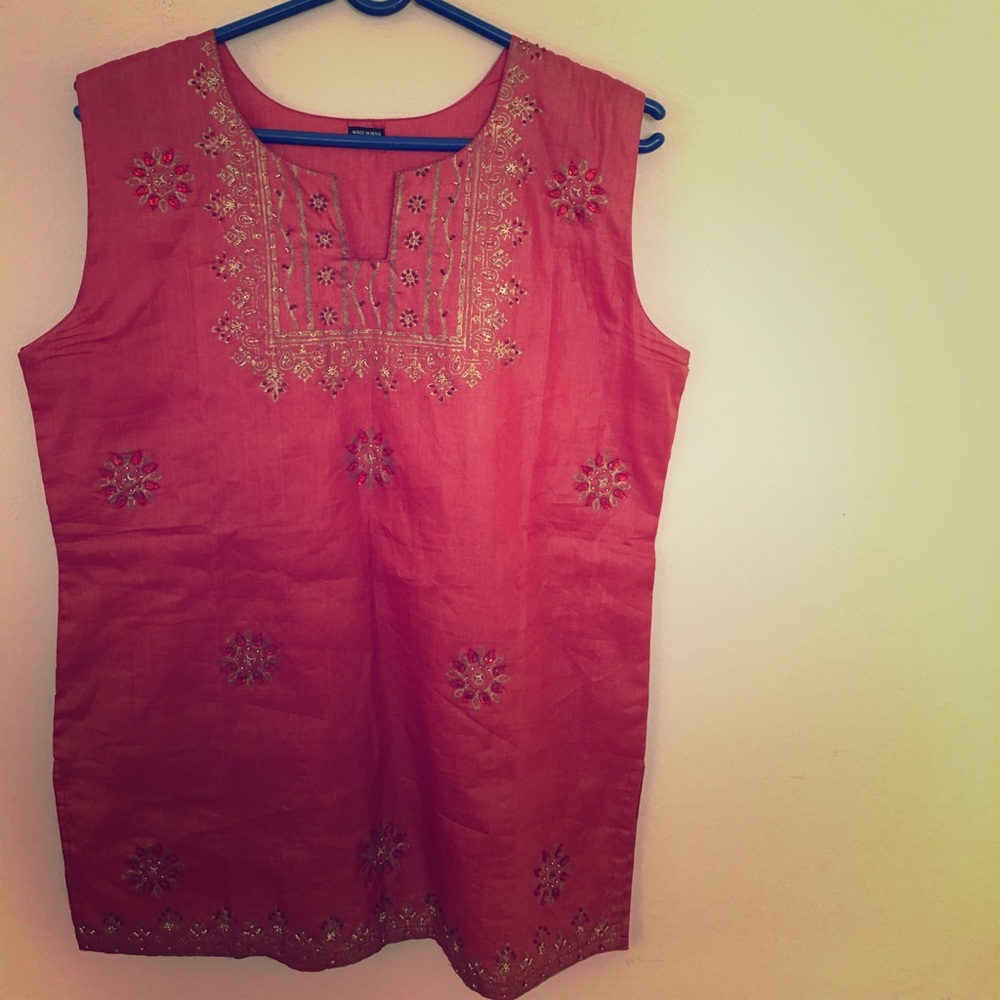 ☀️Indian beaded tank top. Size medium.
