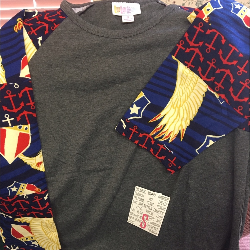 Lularoe americana Randy small
