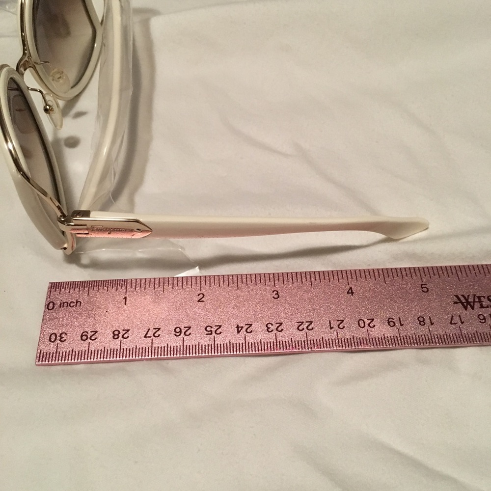Authentic Salvatore Ferragamo Sunglasses - Picture 7 of 8