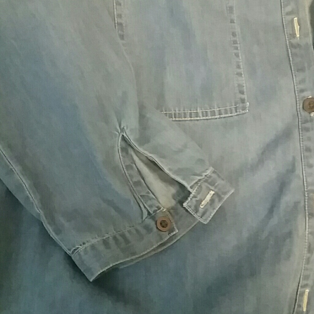Button-down denim blouse with half sleeves - Picture 2 of 4