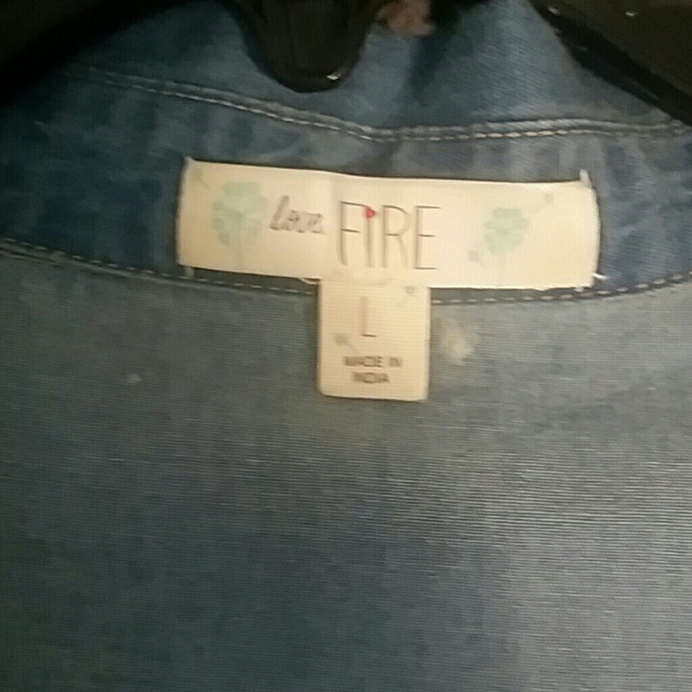Button-down denim blouse with half sleeves - Picture 4 of 4