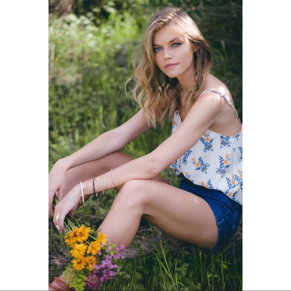 >>LAST<< Hanging Garden Floral Tank - Picture 4 of 6