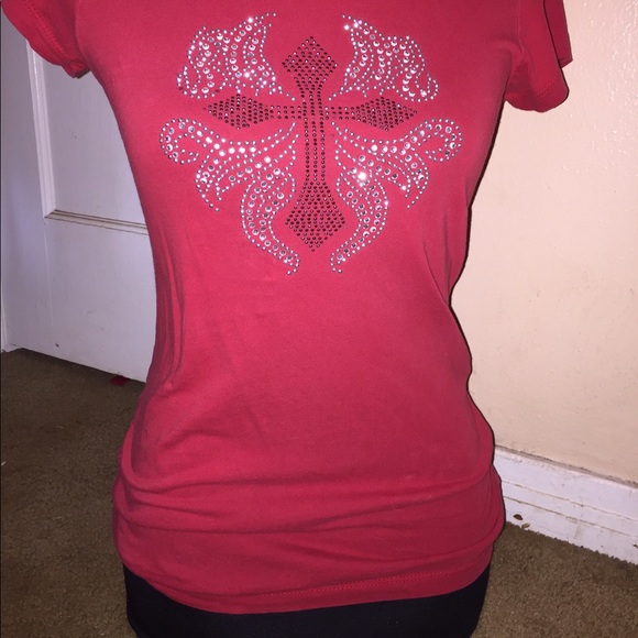 Beautiful cross shirt - Picture 2 of 2