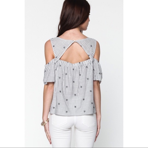 >>LAST<< Tender Moment Off-the-Shoulder Top - Picture 5 of 6