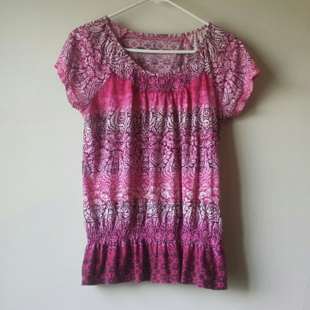 Beautiful Pink Top! 3 Day sale!