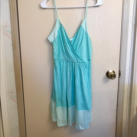 (1X) Plus Size Mint Color Block Dress - Picture 4 of 5