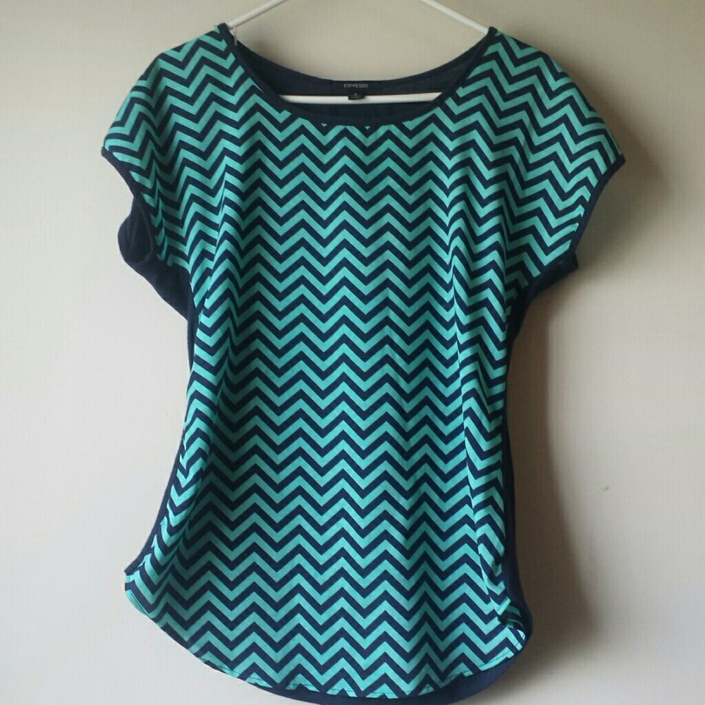 Chevron Print Top! 3 day sale!