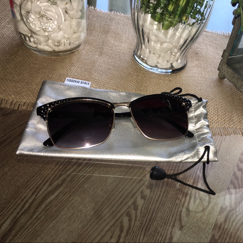 Steve Madden Sunglasses & Bag