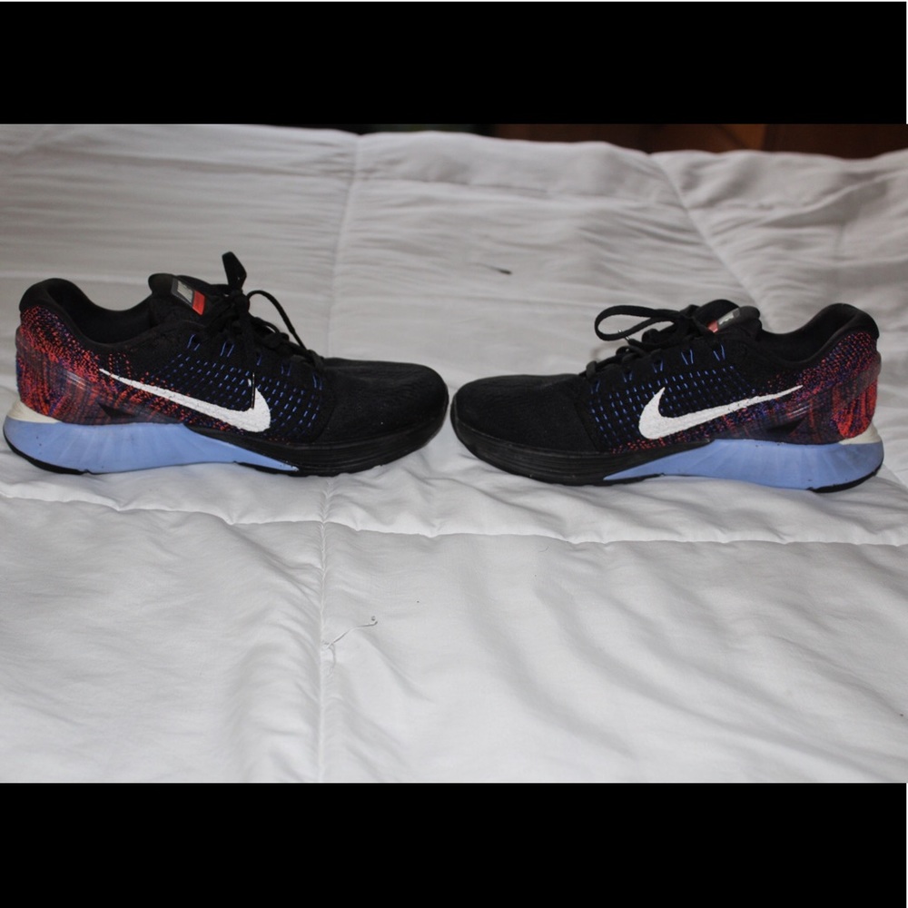Nike Tennis Shoes