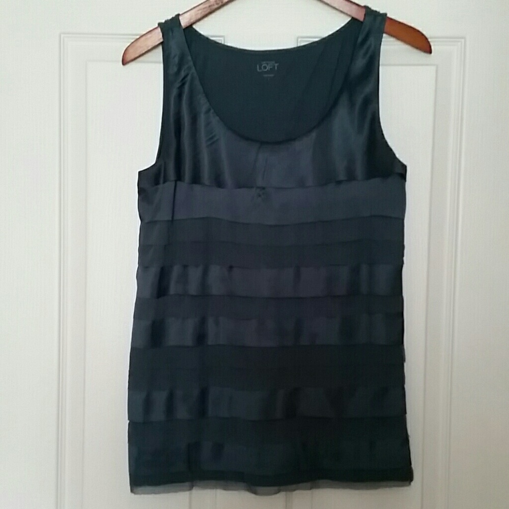 Sleeveless blue-gray tank