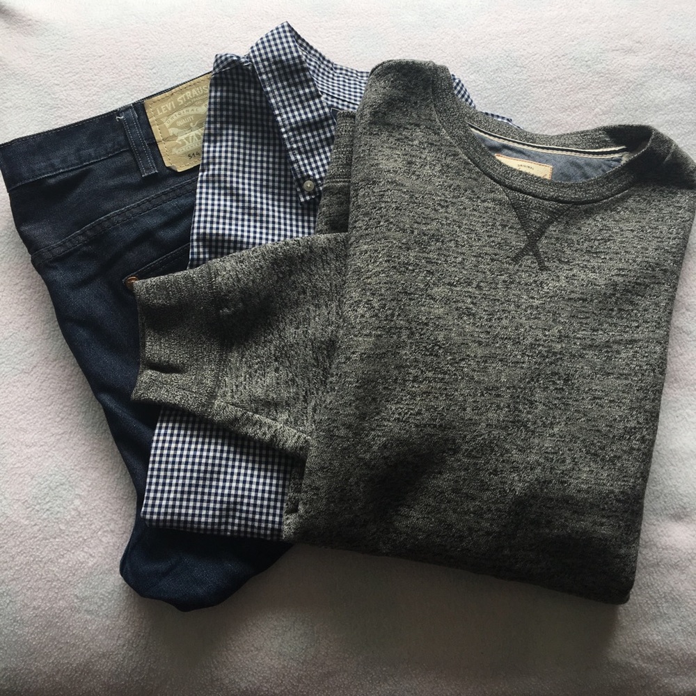 Men's Gray and Black sweater