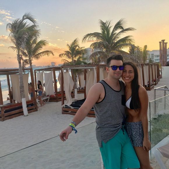 Meet your Posher, Olivia - Picture 1 of 1