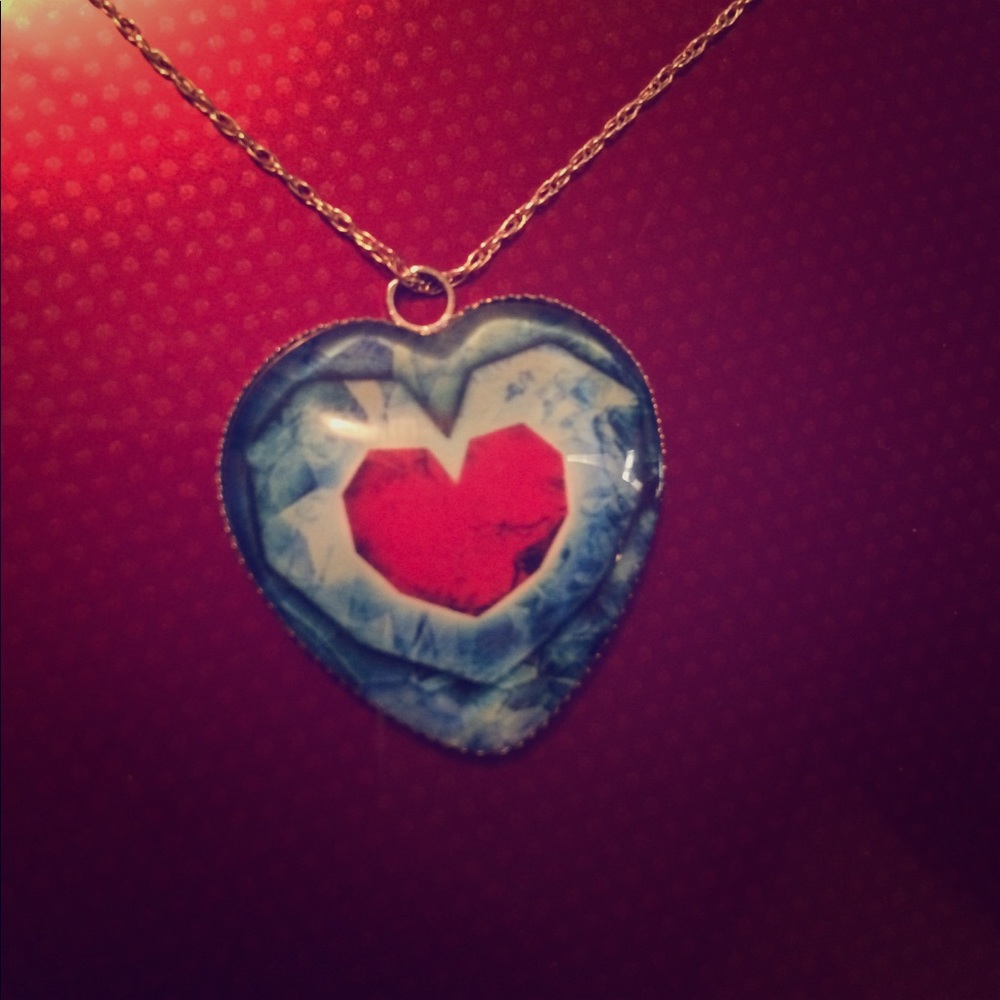 Legend of Zelda heart pendant