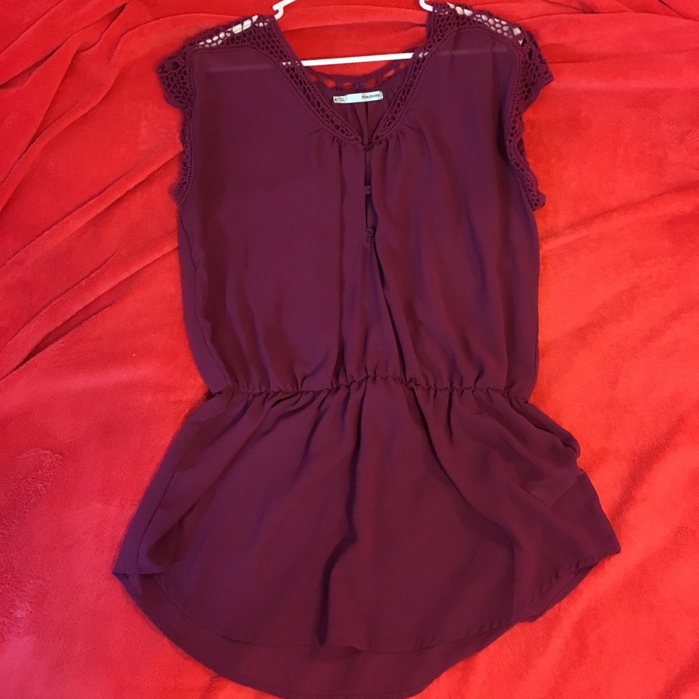 Only worn 2 times! :) great condition !