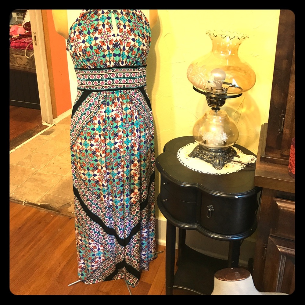 Beautiful maxi dress - Picture 3 of 8