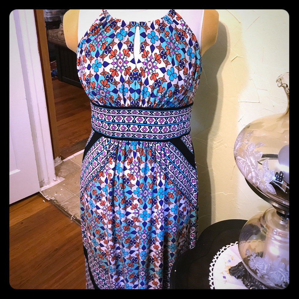 Beautiful maxi dress - Picture 4 of 8