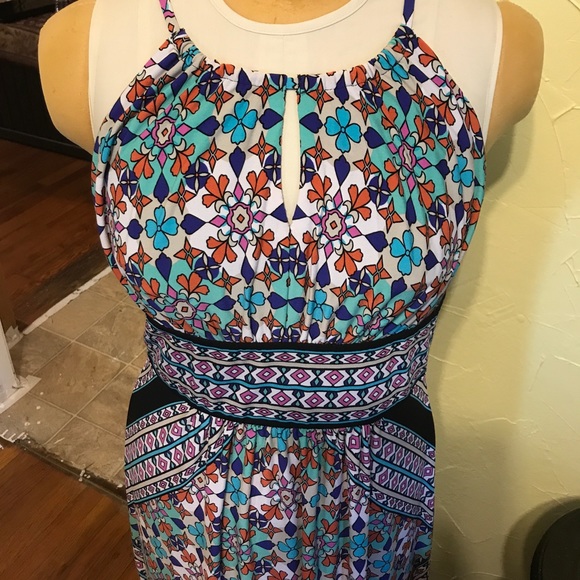 Beautiful maxi dress - Picture 2 of 8