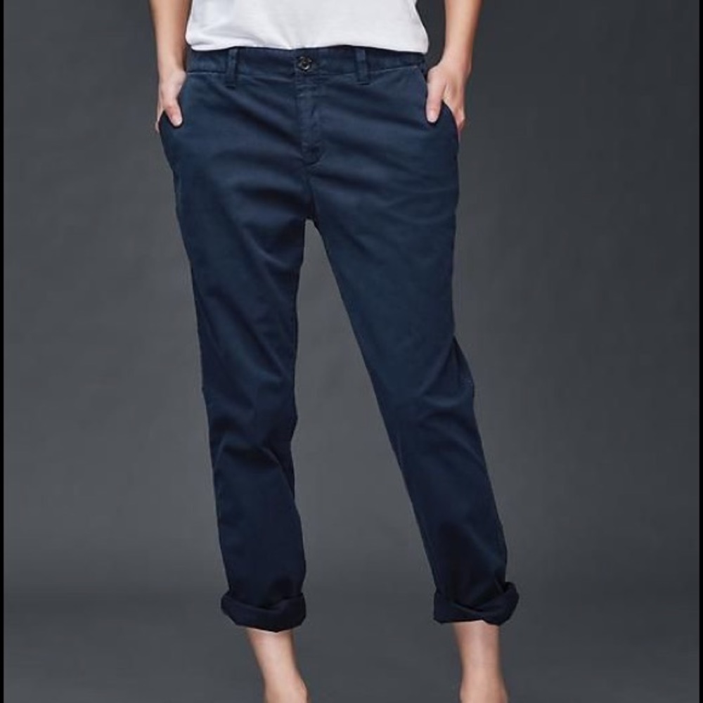Gap Broken-in straight leg khakis navy blue