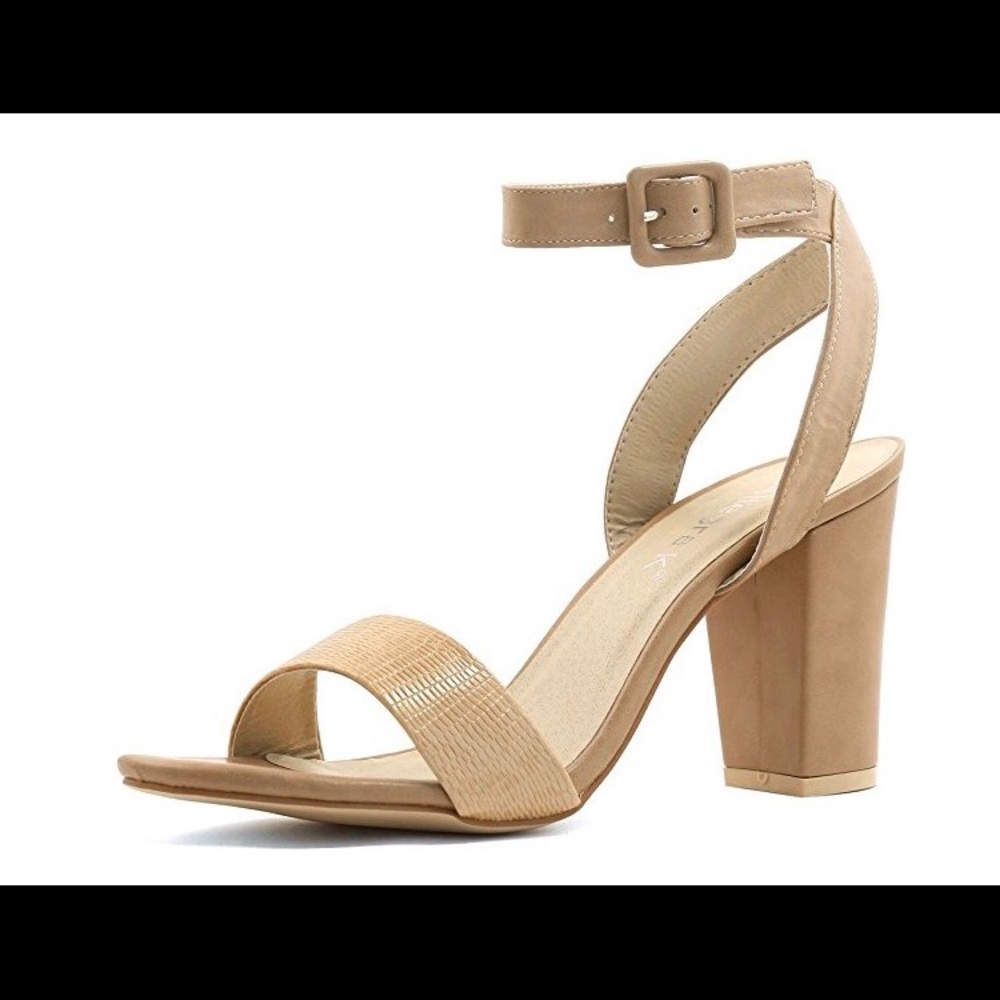 Allegra K Chunky Heel in Tan