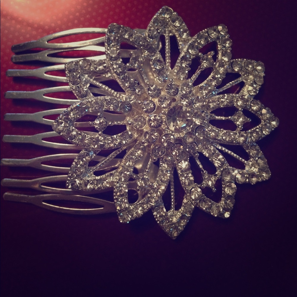Decorative flower hair pin