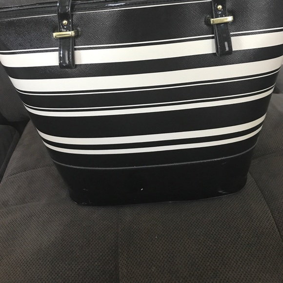 Anne Klein Handbag - Picture 3 of 4