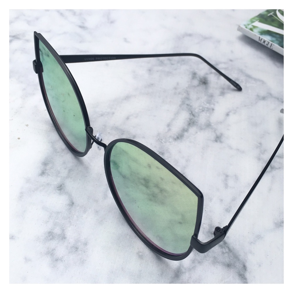 ✨HOST PICK✨ ROSE Gold On Black Cat Eye Sunglasses - Picture 3 of 5