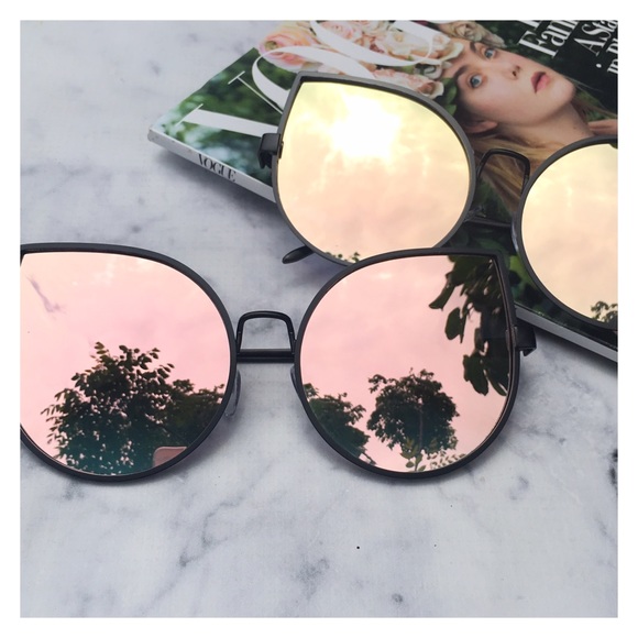 ✨HOST PICK✨ ROSE Gold On Black Cat Eye Sunglasses - Picture 4 of 5