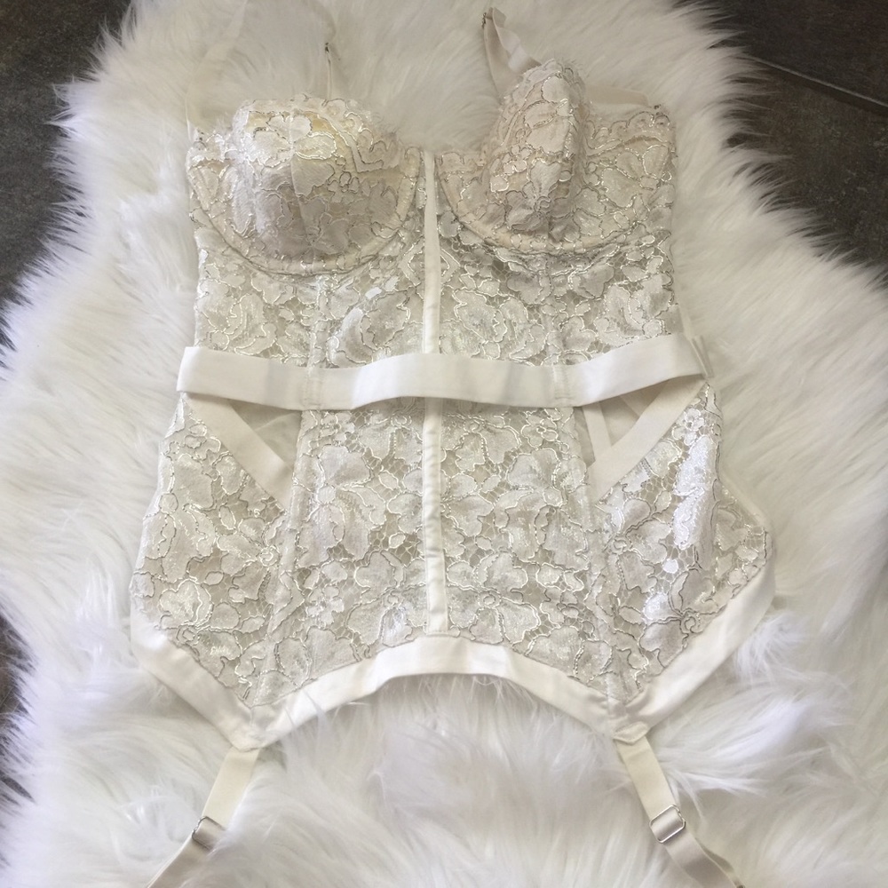 VS Beautiful Lace Corset