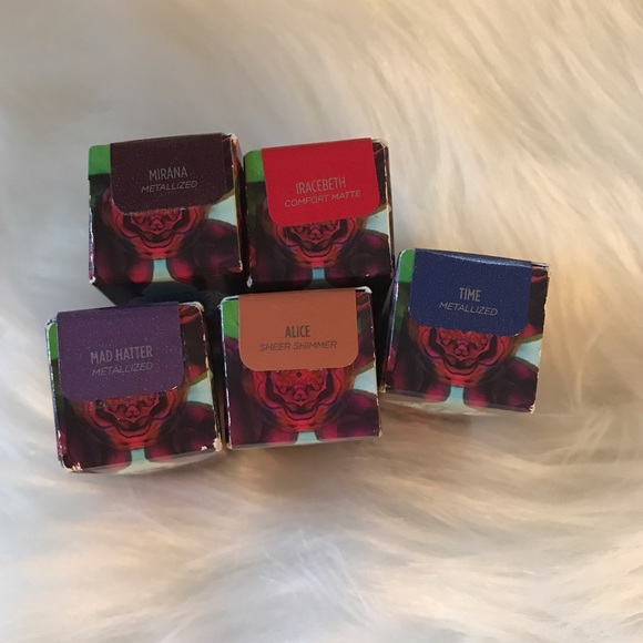 alice through the looking glass lipstick • all 5 - Picture 4 of 6