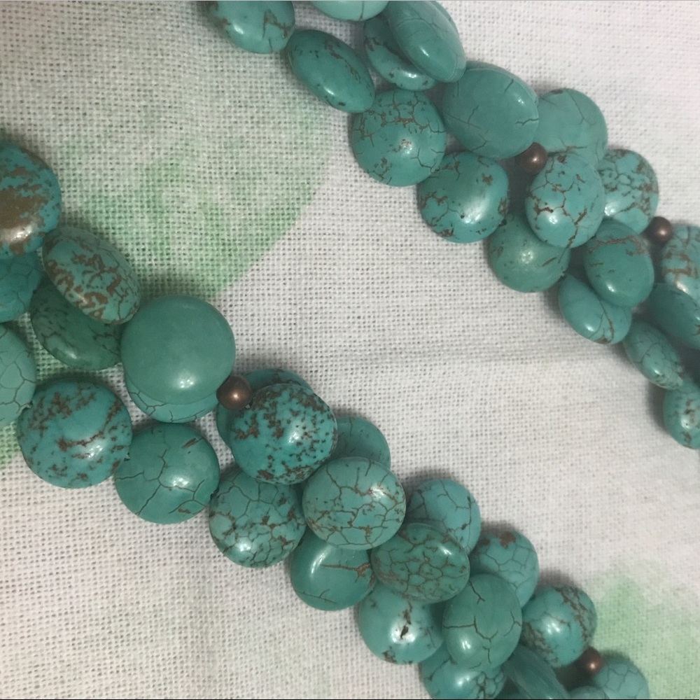 Turquoise feather necklace. Boutique boho style. - Picture 4 of 4