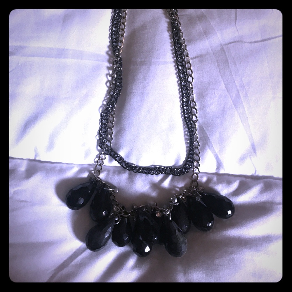 Black bead fashion necklace