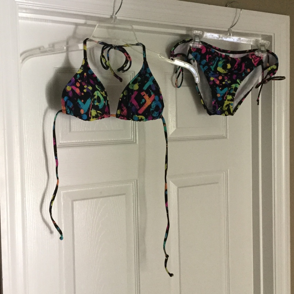 Black & Multi-Colored Roxy Bikini 🎀 LIKE NEW!