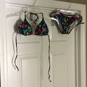 Black & Multi-Colored Roxy Bikini 🎀 LIKE NEW!