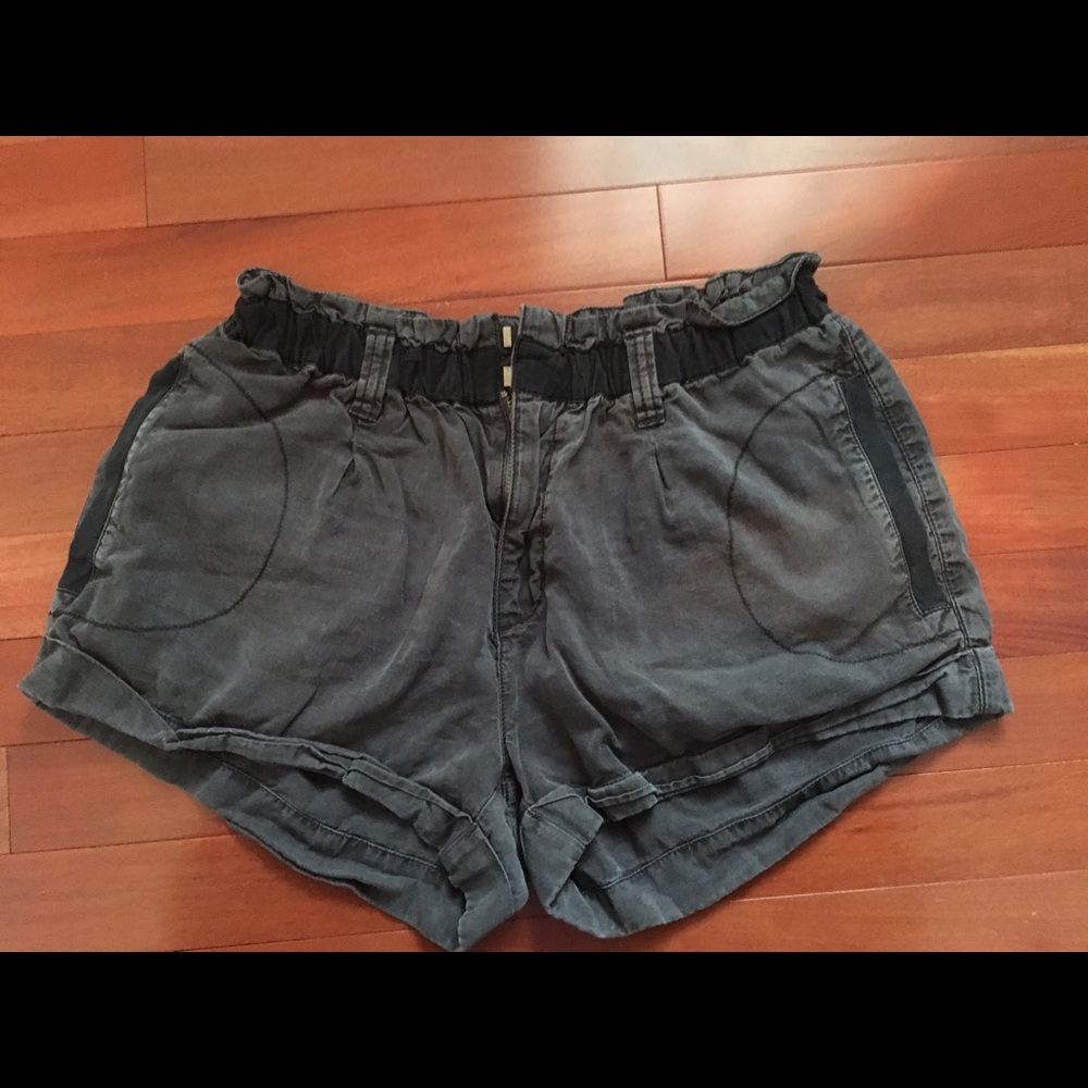 Black/grey shorts