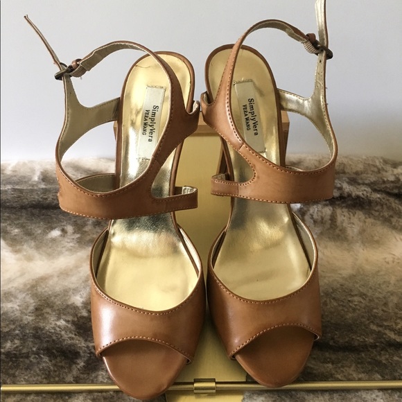 Simply Vera, Vera Wang Pumps - Picture 1 of 4