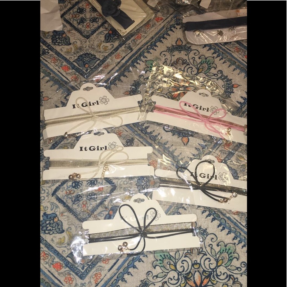 TRENDY CHOKERS BUNDLE
