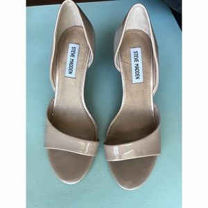 Nude Patent Steve Madden DrnkNLuv Heels size 7.5