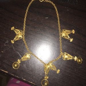 Gold dress up necklace