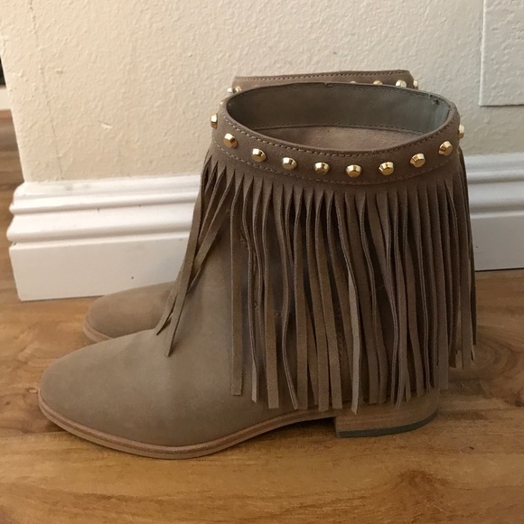 Chic fringe booties - Picture 2 of 3