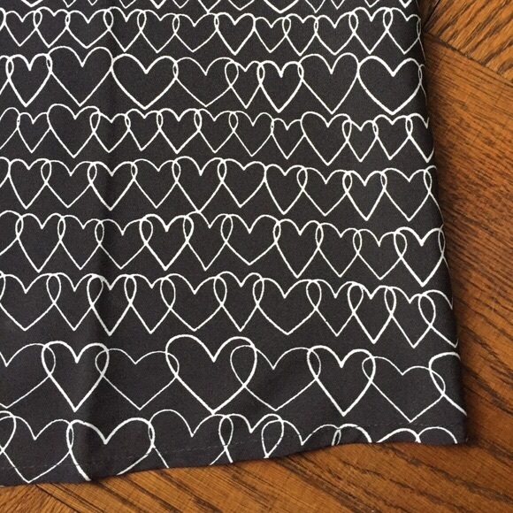 Banana Republic Hearts Top - Picture 3 of 4